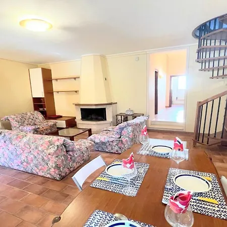 Storico Spacious City House - Car Unnecessary - Wifi - Sleeps 10 * Σπολέτο