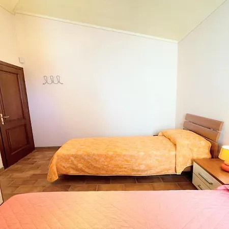 Storico Spacious City House - Car Unnecessary - Wifi - Sleeps 10