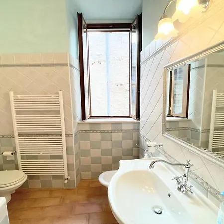 Villa Storico Spacious City House - Car Unnecessary - Wifi - Sleeps 10 *