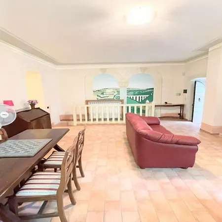 Storico Spacious City House - Car Unnecessary - Wifi - Sleeps 10