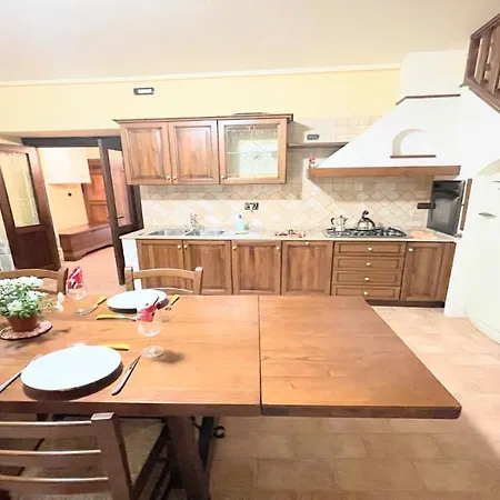 Storico Spacious City House - Car Unnecessary - Wifi - Sleeps 10