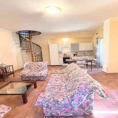 Storico Spacious City House - Car Unnecessary - Wifi - Sleeps 10 Σπολέτο