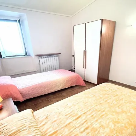 Storico Spacious City House - Car Unnecessary - Wifi - Sleeps 10 Villa