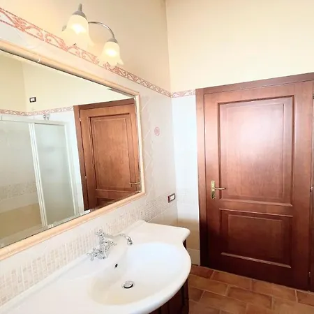 Storico Spacious City House - Car Unnecessary - Wifi - Sleeps 10 *