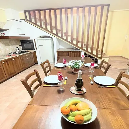 Storico Spacious City House - Car Unnecessary - Wifi - Sleeps 10