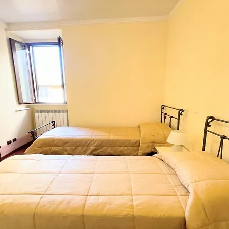Storico Spacious City House - Car Unnecessary - Wifi - Sleeps 10 Villa