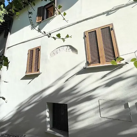 Storico Spacious City House - Car Unnecessary - Wifi - Sleeps 10 *