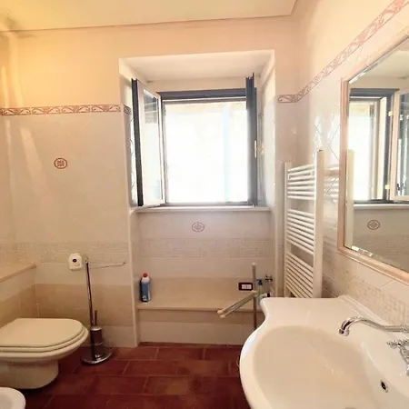 Storico Spacious City House - Car Unnecessary - Wifi - Sleeps 10